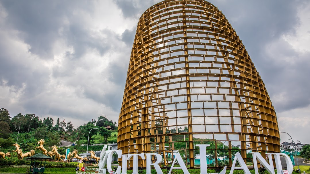 Tergerus Longsor, Dua Unit Rumah di Citraland Bandar Lampung Amblas